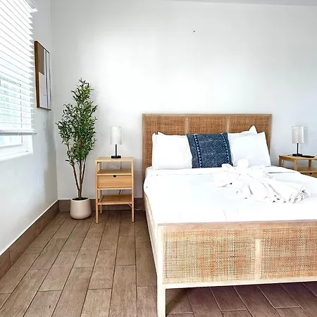 Stylish Studio 10 Min To Beach 12